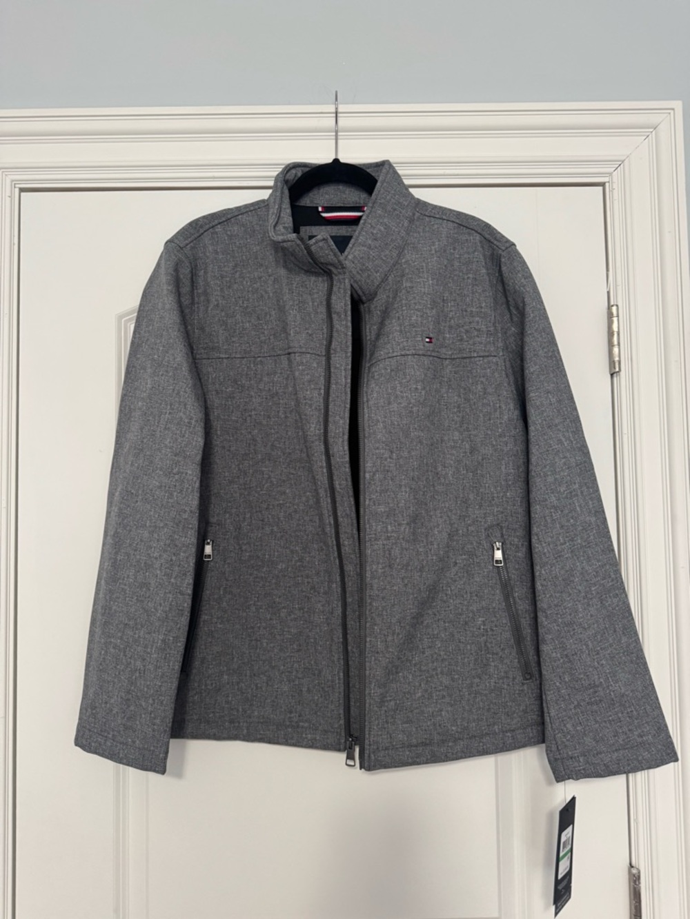 Tommy Hilfiger Men’s Gray Lightweight Jacket with Zip Pockets